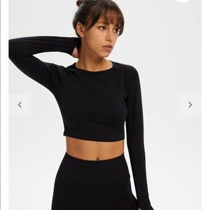 LIT Activewear Heroic Long Sleeve Crop Top in Black. Size S.